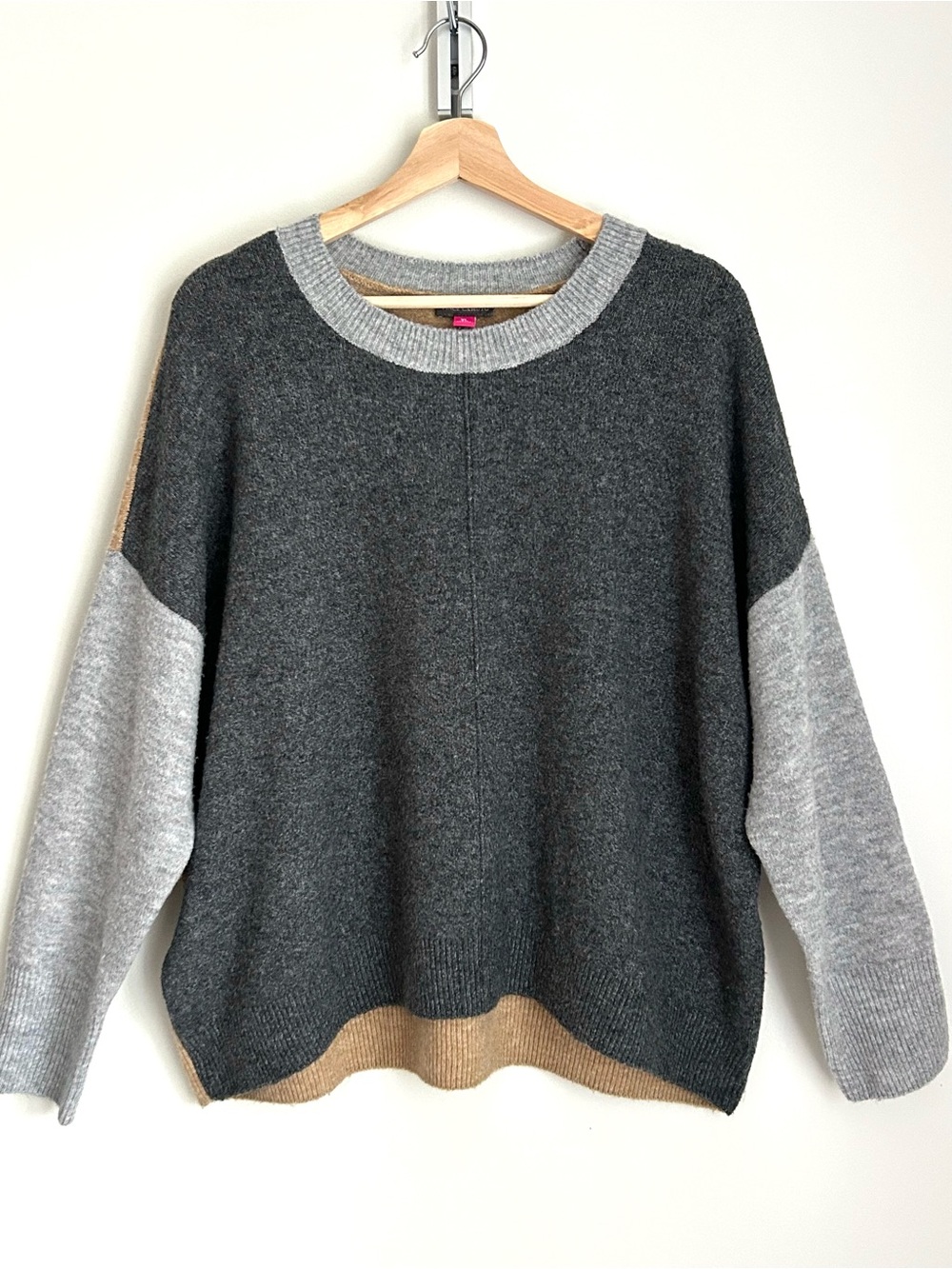 Vince Camuto Grey & Camel Extended Shoulder Colorblock Crewneck Sweater, Size XL